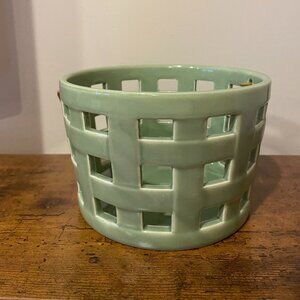 Ceramic nice basket green